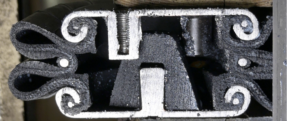 пневмоэлемент с отбойником в разрезе. эффективность 0