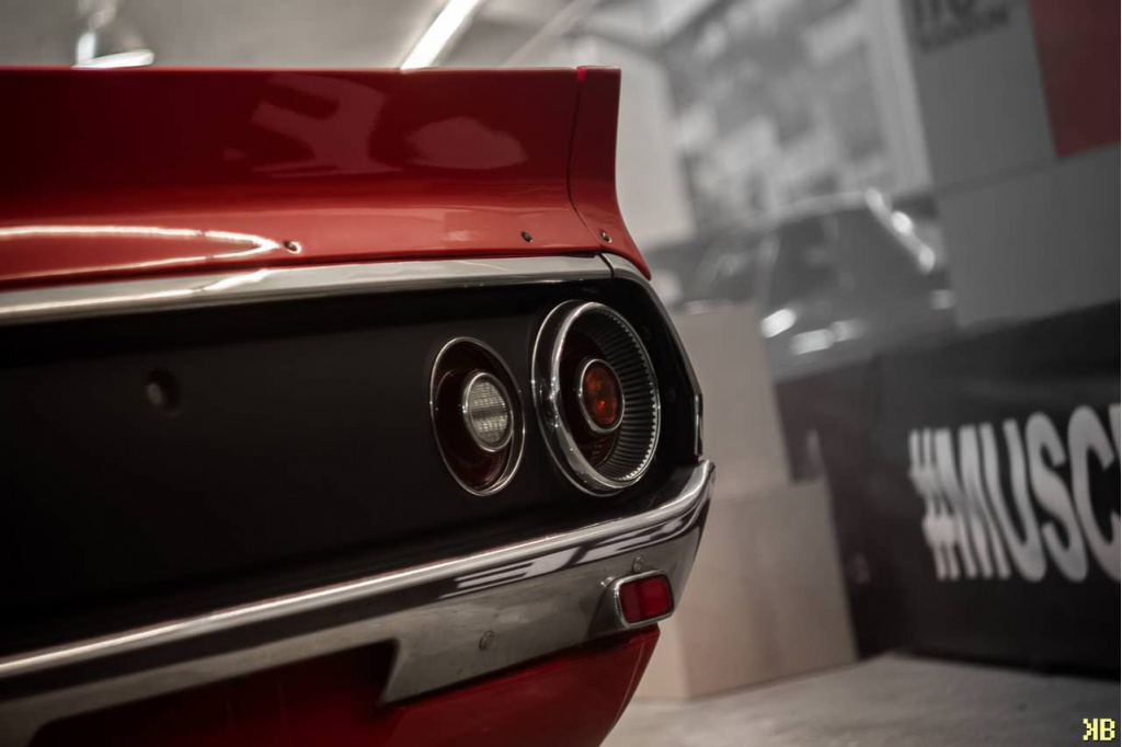 Пневмоподвеска на 1975 Nissan Skyline Kenmeri - Red Cardinal, проект CIAY и Aride в Санкт-Петербурге