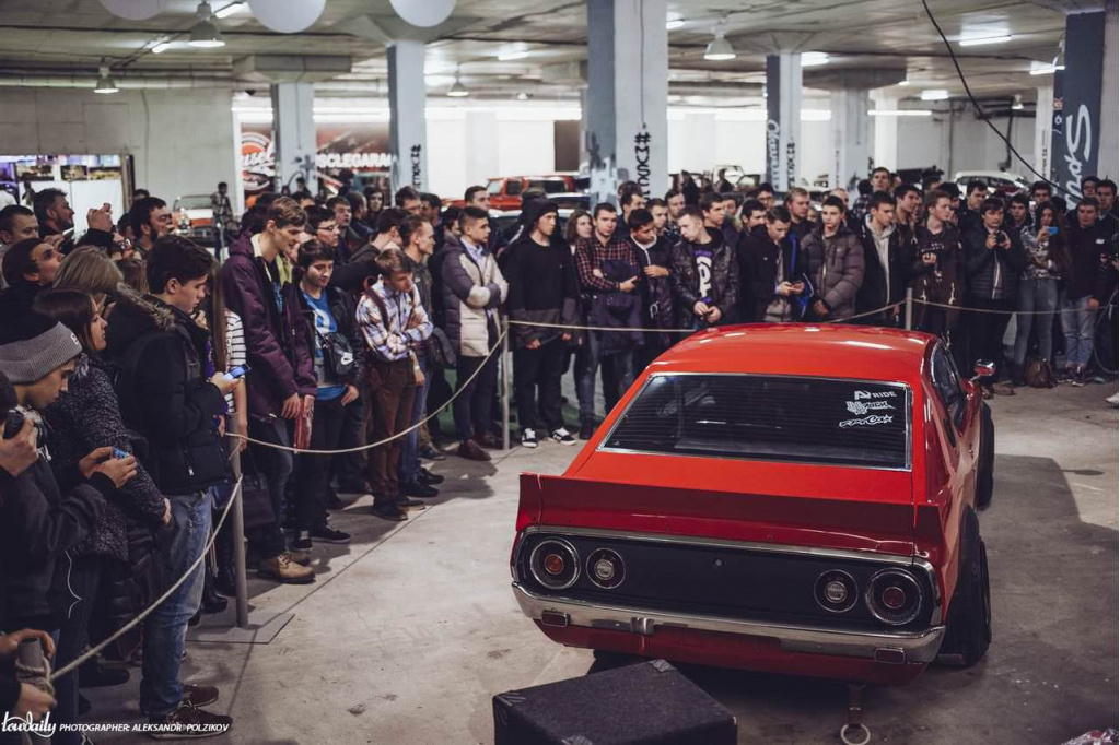 Пневмоподвеска на 1975 Nissan Skyline Kenmeri - Red Cardinal, проект CIAY и Aride в Санкт-Петербурге