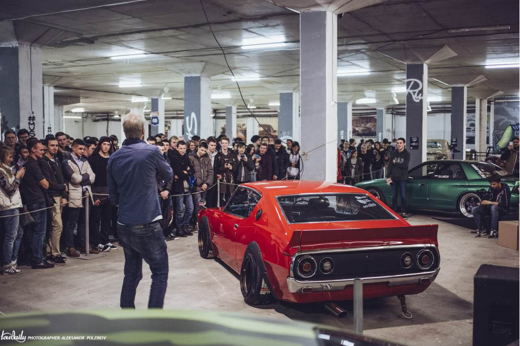 Пневмоподвеска на 1975 Nissan Skyline Kenmeri - Red Cardinal, проект CIAY и Aride в Санкт-Петербурге