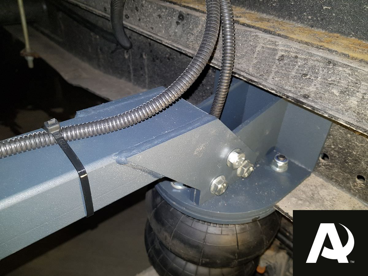 Фото и описание установки заднего комплекта пневмоподвески на Газель Next с системой управления на 2 контура  в Санкт-Петербурге