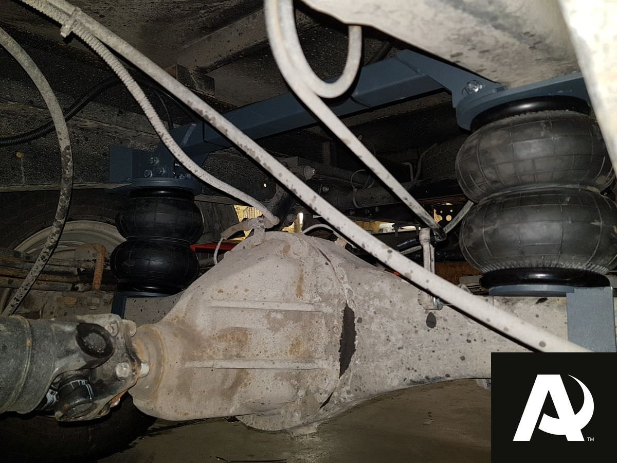 Фото и описание установки заднего комплекта пневмоподвески на Газель Next с системой управления на 2 контура  в Санкт-Петербурге