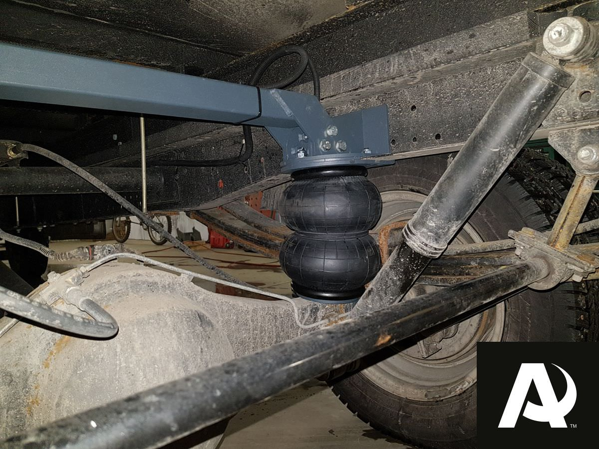 Фото и описание установки заднего комплекта пневмоподвески на Газель Next с системой управления на 2 контура  в Санкт-Петербурге