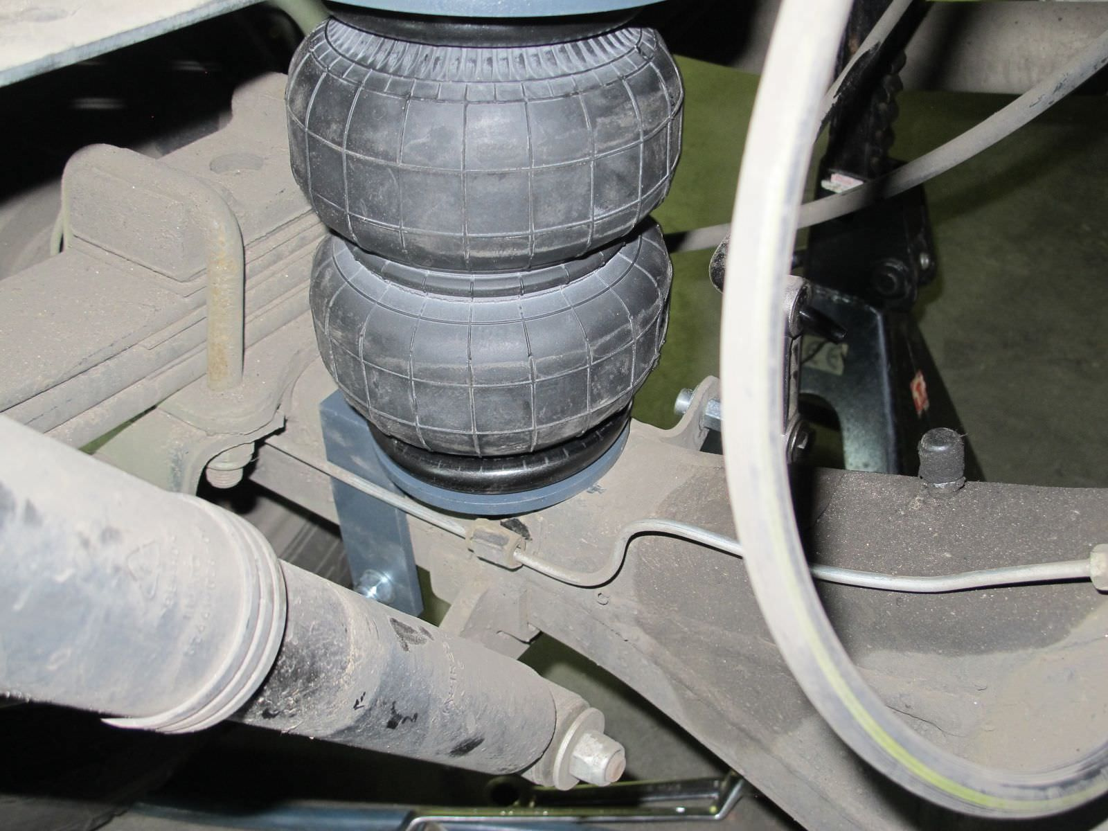 Газель Next, установка заднего комплекта пневмоподвески в Санкт-Петербурге