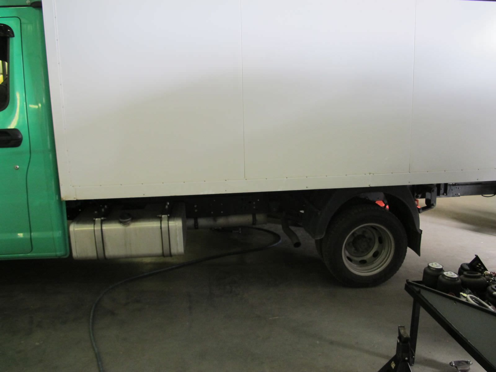 Газель Next, установка заднего комплекта пневмоподвески в Санкт-Петербурге