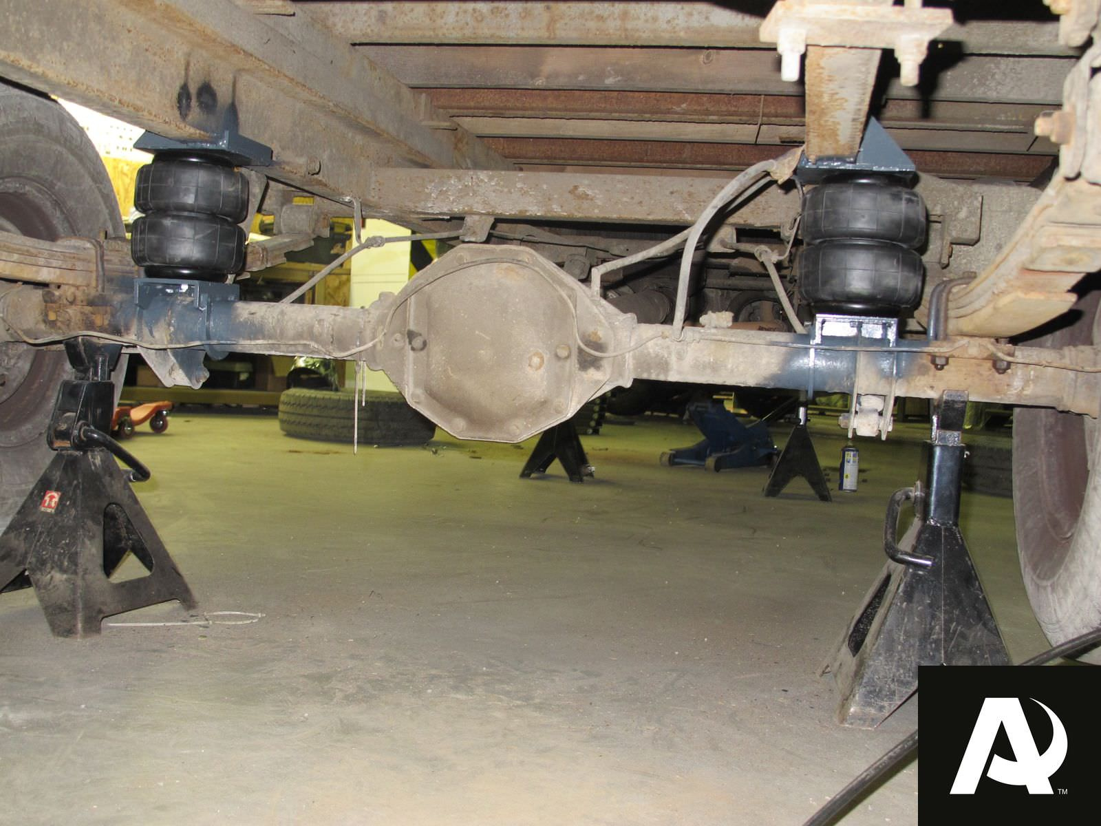 Установка передней и задней пневмоподвески в дополнение к рессорам Mercedes Sprinter T1 308D