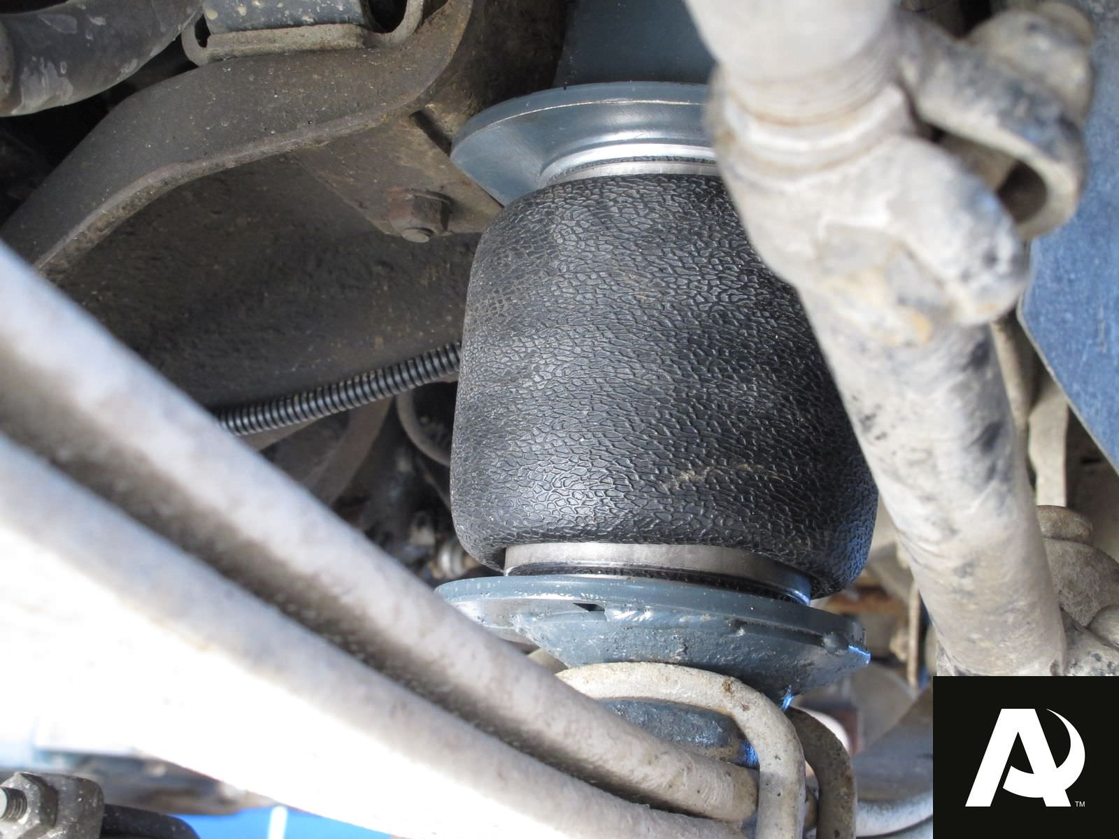 Установка передней и задней пневмоподвески в дополнение к рессорам Mercedes Sprinter T1 308D