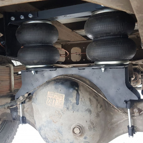 Пневмоподвеска на заднюю ось Hyundai HD120, мост без амортизаторов