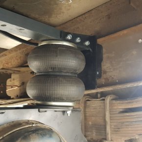 Пневмоподвеска на заднюю ось Hyundai HD120, мост без амортизаторов