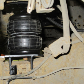 Пневмоподвеска на заднюю ось Isuzu Elf 35