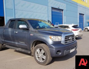 Установка задней пневмоподвески на Toyota Tundra на увеличенных подушках