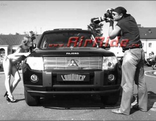 Пневмоткрывание капота на Mitsubishi Pajero 4