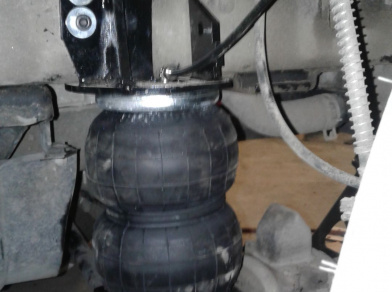 Рис. 12 Наши проекты: Пневмоподвеска на Hyundai HD 35 - Этапы установки