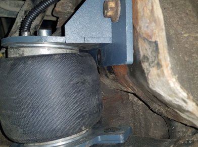 Рис. 13 Наши проекты: Установка дополнительной передней пневмоподвески ﻿Iveco Daily 35C