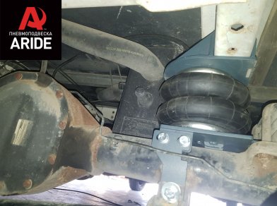 Рис. 11 Наши проекты: Установка задней пневмоподвески с управление на два контура ﻿Ford Transit RWD