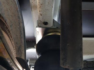 Рис. 25 Наши проекты: Установка задней пневмоподвески с управление из салона ﻿Ford Transit 460/470