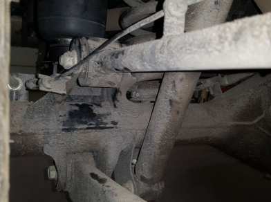 Рис. 19 Наши проекты: Пневмоподвеска на ﻿Mercedes X-class - установка задних пневмобаллонов