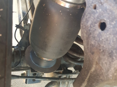 Рис. 34 Наши проекты: Пневмоподвеска на ﻿Mercedes X-class - установка задних пневмобаллонов