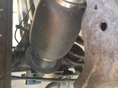 Рис. 34 Наши проекты: Пневмоподвеска на ﻿Mercedes X-class - установка задних пневмобаллонов