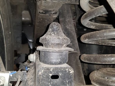 Рис. 4 Наши проекты: Пневмоподвеска на ﻿Mercedes X-class - установка задних пневмобаллонов