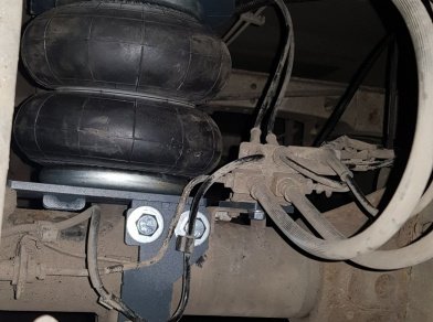 Рис. 6 Наши проекты: Пневмоподвеска на ﻿Ford Transit RWD в СТО - Этапы установки