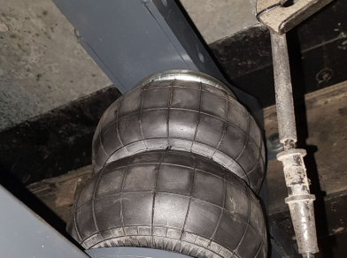 Рис. 6 Наши проекты: Пневмоподвеска на ﻿Hyundai HD 35 для комфорта - Этапы установки