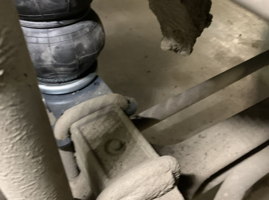 Рис. 10 Наши проекты: Пневмоподвеска на ﻿Volvo FL240 - Этапы установки