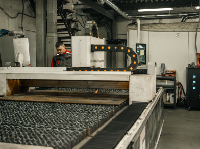 Рис. 11 Участок лазерной резки