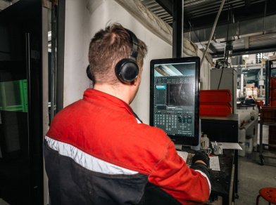 Рис. 14 Участок лазерной резки