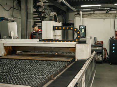 Рис. 11 Участок лазерной резки