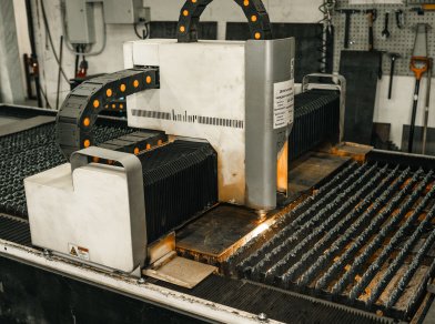 Рис. 9 Участок лазерной резки