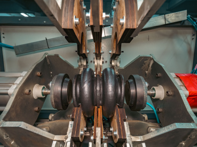 Рис. 11 Линия по производству пневмоподушек 