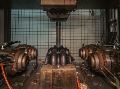 Рис. 12 Линия по производству пневмоподушек 