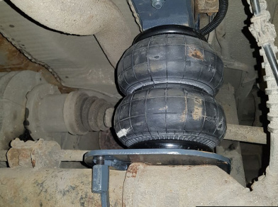 Рис. 5 Наши проекты: Пневмоподвеска на Chrysler Voyager - Этапы установки