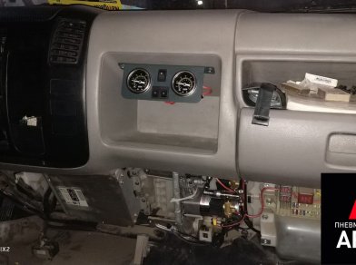 Рис. 6 Наши проекты: Установка задней пневмоподвески на Hino 300