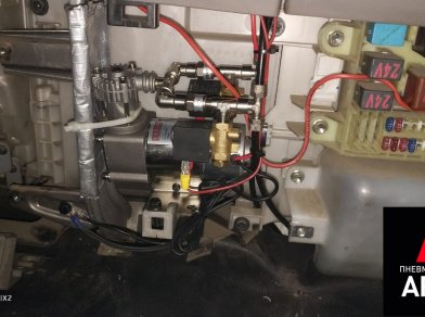 Рис. 5 Наши проекты: Установка задней пневмоподвески на Hino 300