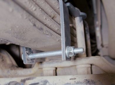 Рис. 2 Наши проекты: Пневмоподвеска Hino 500