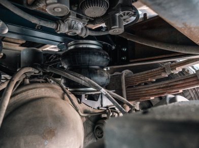 Рис. 4 Наши проекты: Пневмоподушки на Isuzu ELF 9.5