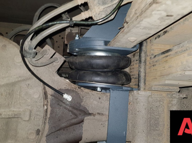 Рис. 2 Наши проекты: Пневмоподвеска на ﻿Isuzu Forward в дополнение к рессорам