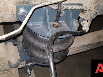 Рис. 5 Наши проекты: Пневмоподвеска на ﻿Isuzu Forward в дополнение к рессорам