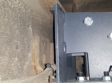 Рис. 7 Наши проекты: Пневмоподвеска на Isuzu NP75 - обзор задней пневмоподвески