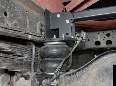 Рис. 3 Наши проекты: Пневмоподвеска на переднюю и заднюю ось Isuzu NP 75