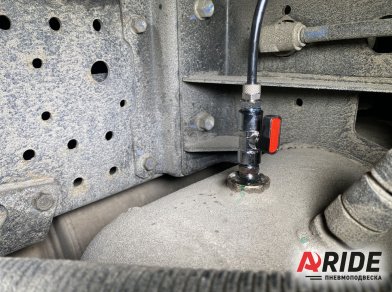 Рис. 6 Наши проекты: Пневмоподвеска на Isuzu NQ 90