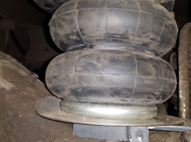 Рис. 7 Наши проекты: Пневмоподвеска на JAC N-80 в дополнение к рессорам