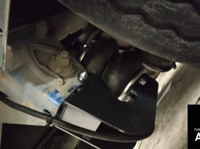 Рис. 3 Наши проекты: Установка подъёмного механизма на полуприцеп Krone