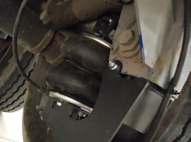 Рис. 2 Наши проекты: Установка подъёмного механизма на полуприцеп Krone