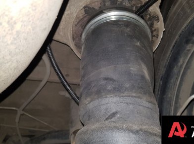 Рис. 15 Наши проекты: Пневмоподвеска на Renault Dokker - пневмобаллоны для задней оси