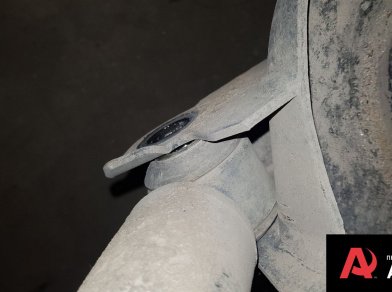 Рис. 6 Наши проекты: Пневмоподвеска на Renault Dokker - пневмобаллоны для задней оси