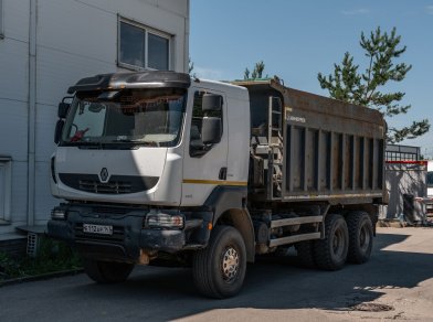 Рис. 1 Установка пневмоподвески на самосвал Рено
