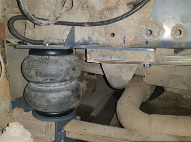 Рис. 6 Наши проекты: Пневмоподвеска на Renault Midlum - Этапы установки